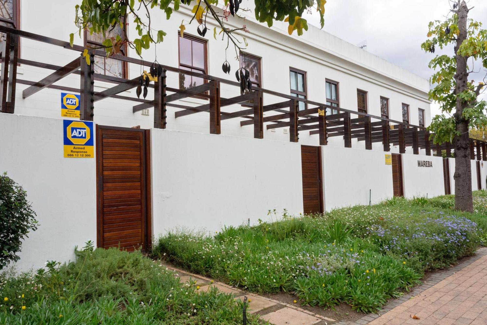 99 négyzetméteres, 2 hálószobás, 2 saját fürdőszobával rendelkező Apartman Stellenbosch Központ ter Kültér fotó