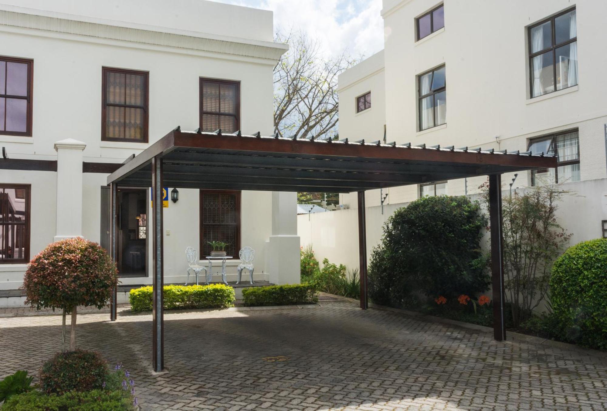99 négyzetméteres, 2 hálószobás, 2 saját fürdőszobával rendelkező Apartman Stellenbosch Központ ter Kültér fotó